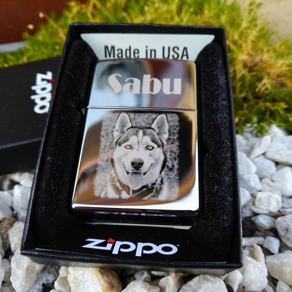 Zapalovač ZIPPO 22001 s gravírovanou fotkou